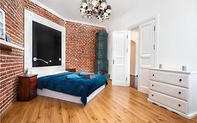 Lvbq Velvet Brick Apartment